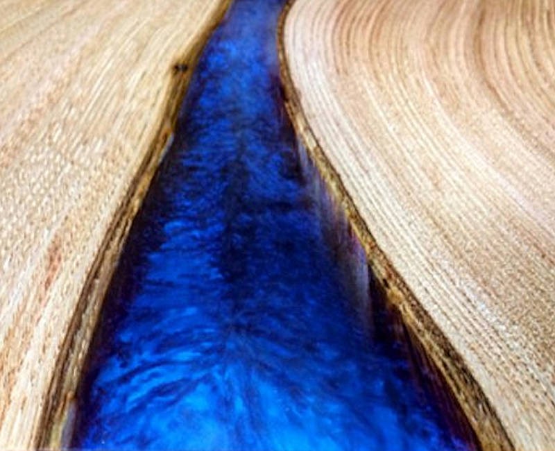 Resine epossidiche e "tavolo Fiume"